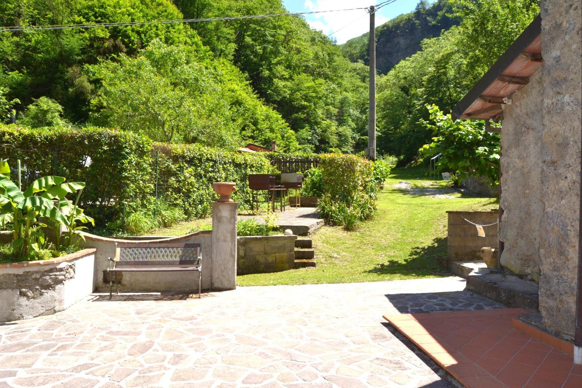 Casa Vacanze Il Boscaccio "Casa Massimo" Fornovolasco Exterior photo